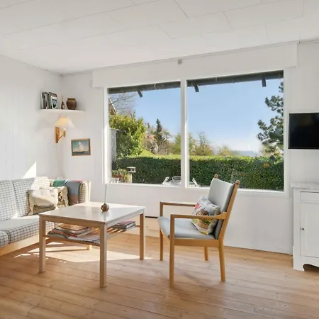 Σπίτι διακοπών Idyllic Near Cliffs And *