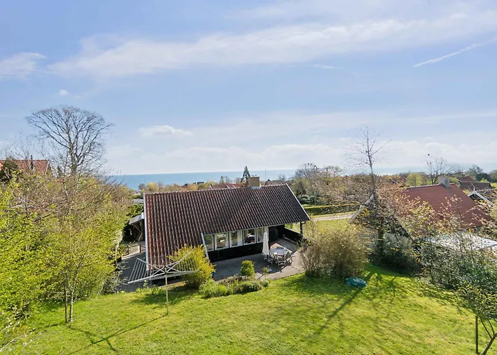 Ferienhaus Idyllic Near Cliffs And Gudhjem