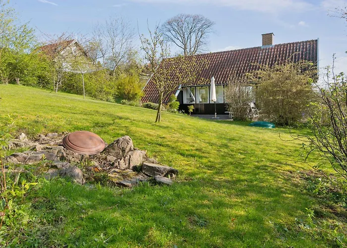 Idyllic Near Cliffs And Ferienhaus *